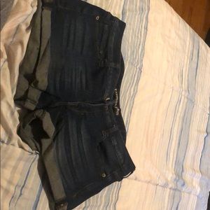 Low rise women shorts